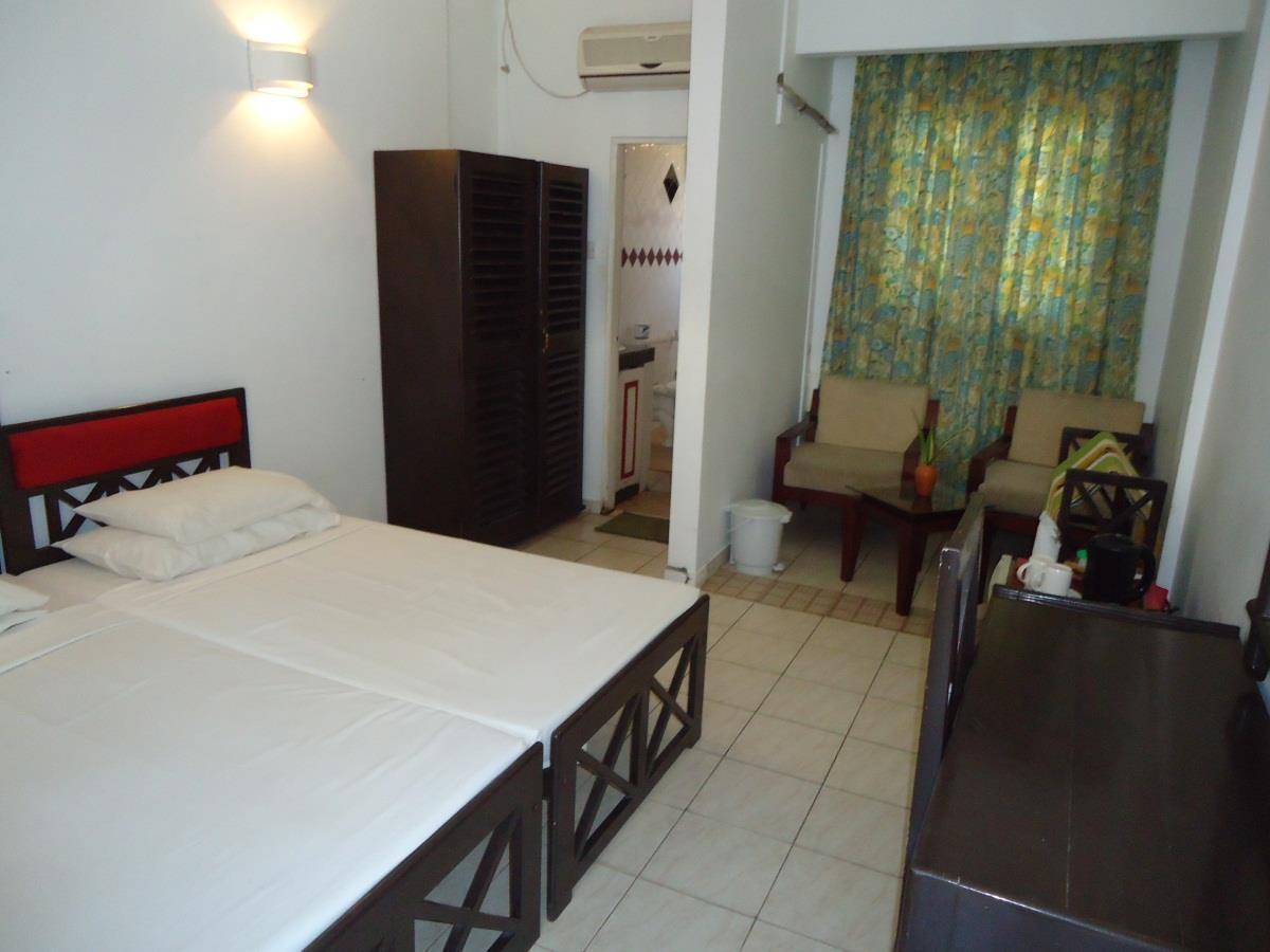 Ap Nippon Beach Hikkaduwa Ngoại thất bức ảnh